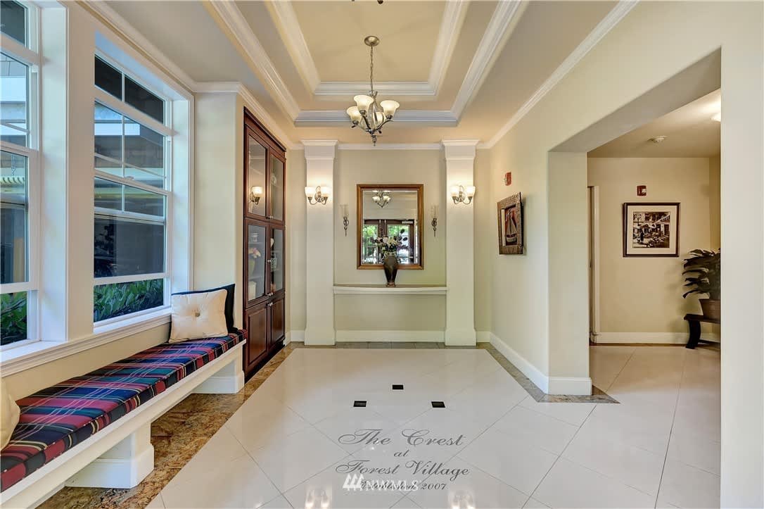 4406 Providence Point Place SE #104, Issaquah, WA 98029
