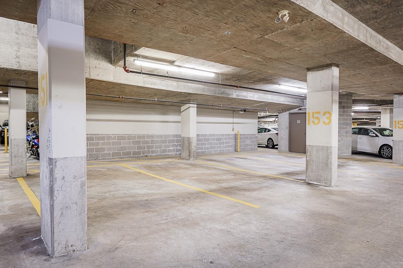 316-9319 University Cres