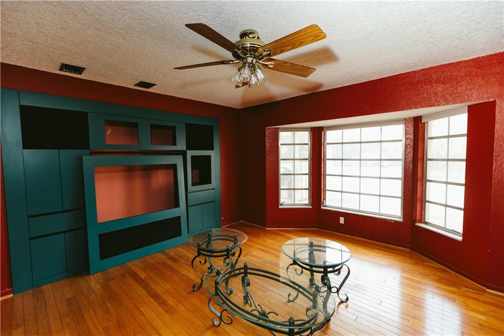 2204 NE 15th Court