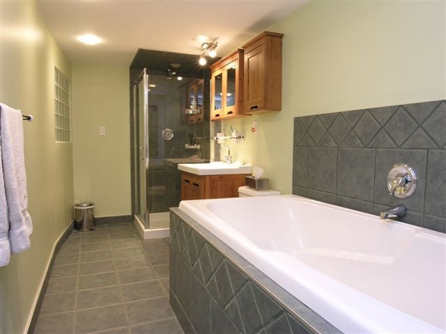 108-212 Forbes Ave