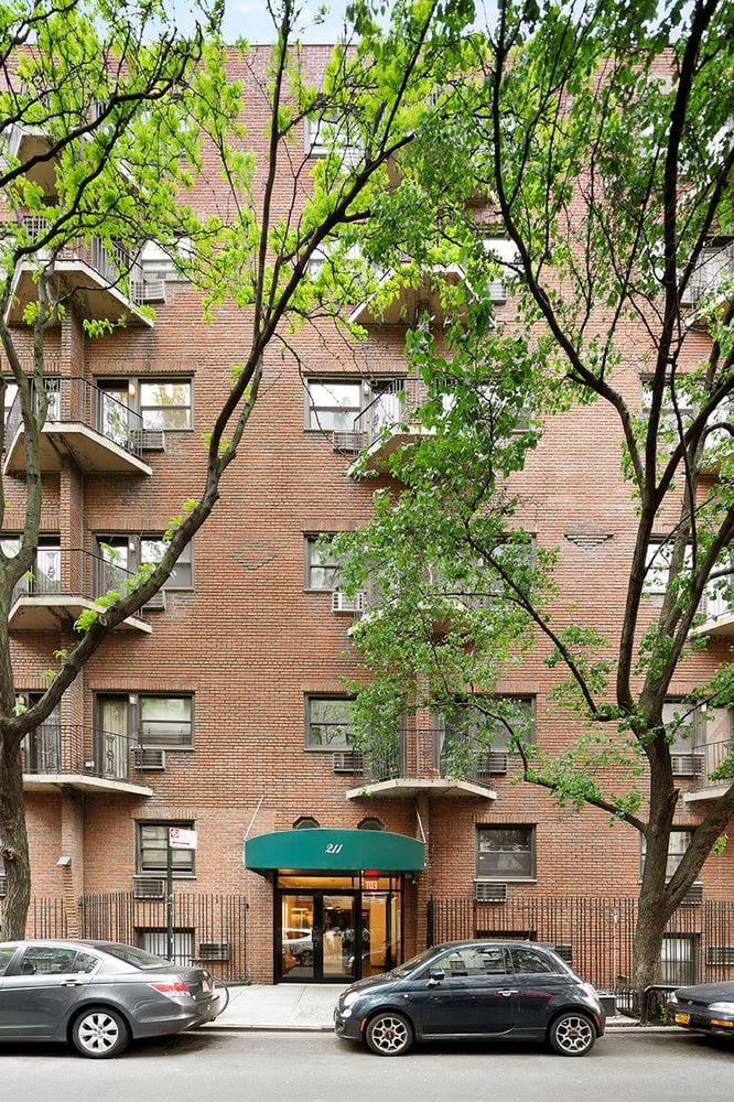 211 Thompson St, #6L