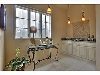4073 Los Altos Dr