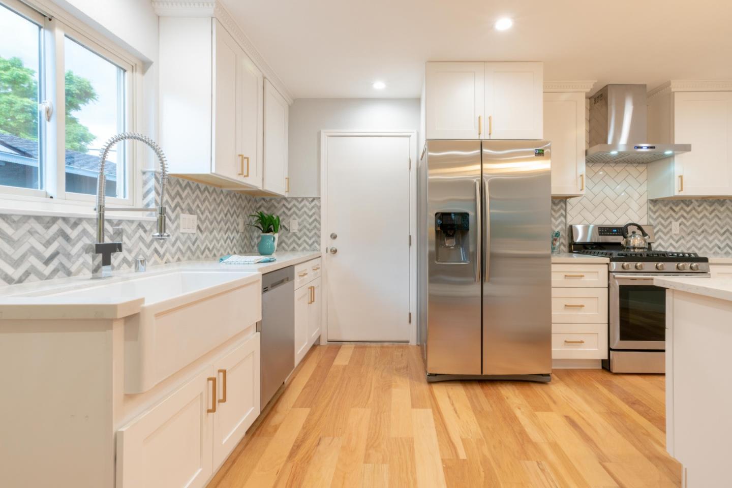 West Rincon Avenue, Campbell