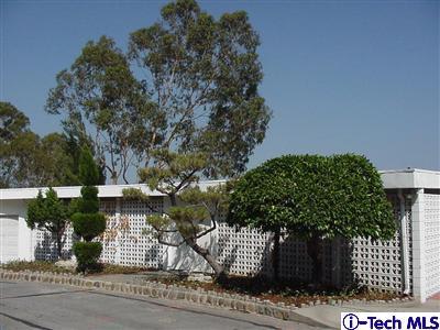 1028 Glen Oaks Boulevard