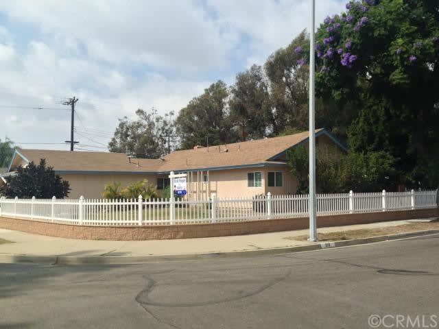 319 S Agate St
