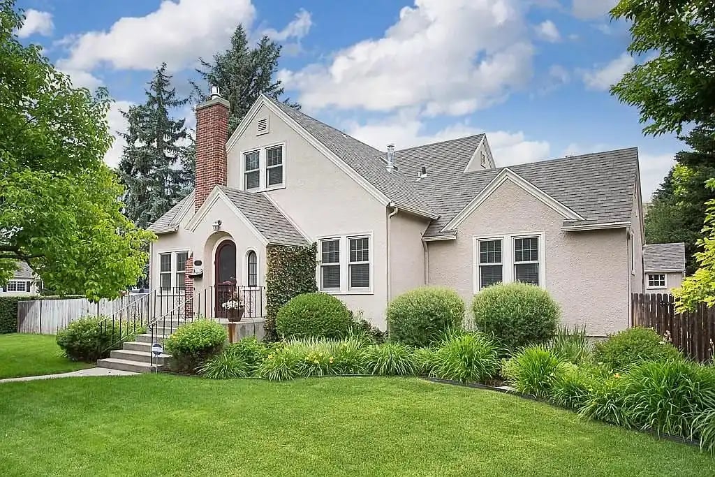 733 Highland Park Dr