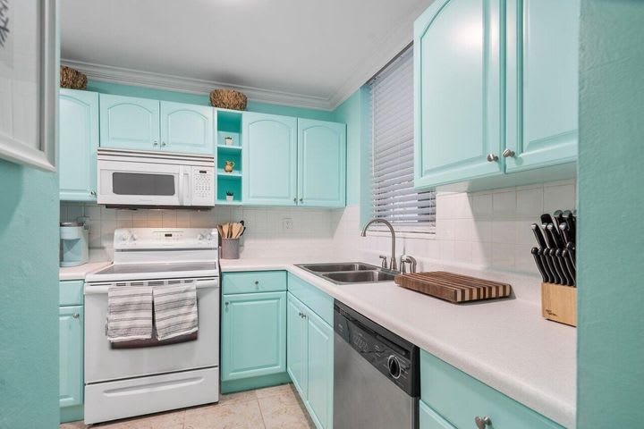 917 N Flagler Drive 108