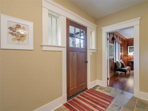 3900 Cadboro Bay Rd