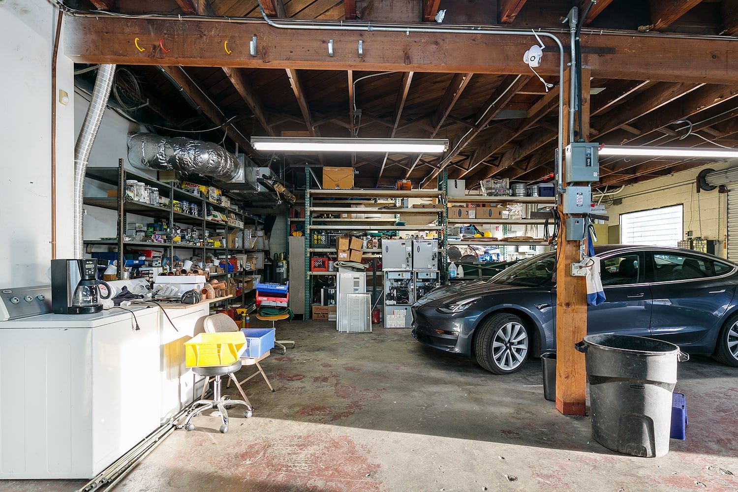 1550 Victory Blvd.