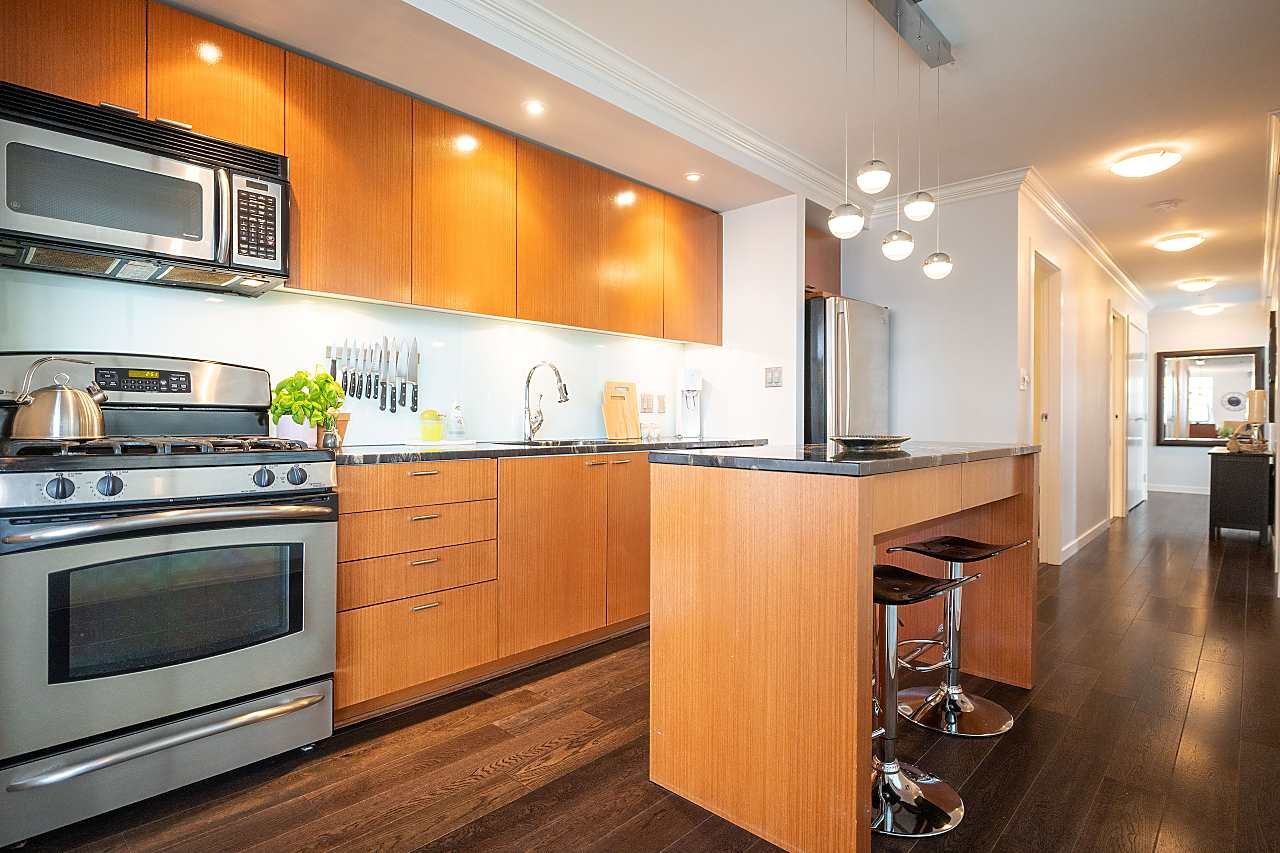 809-328 E 11th Ave