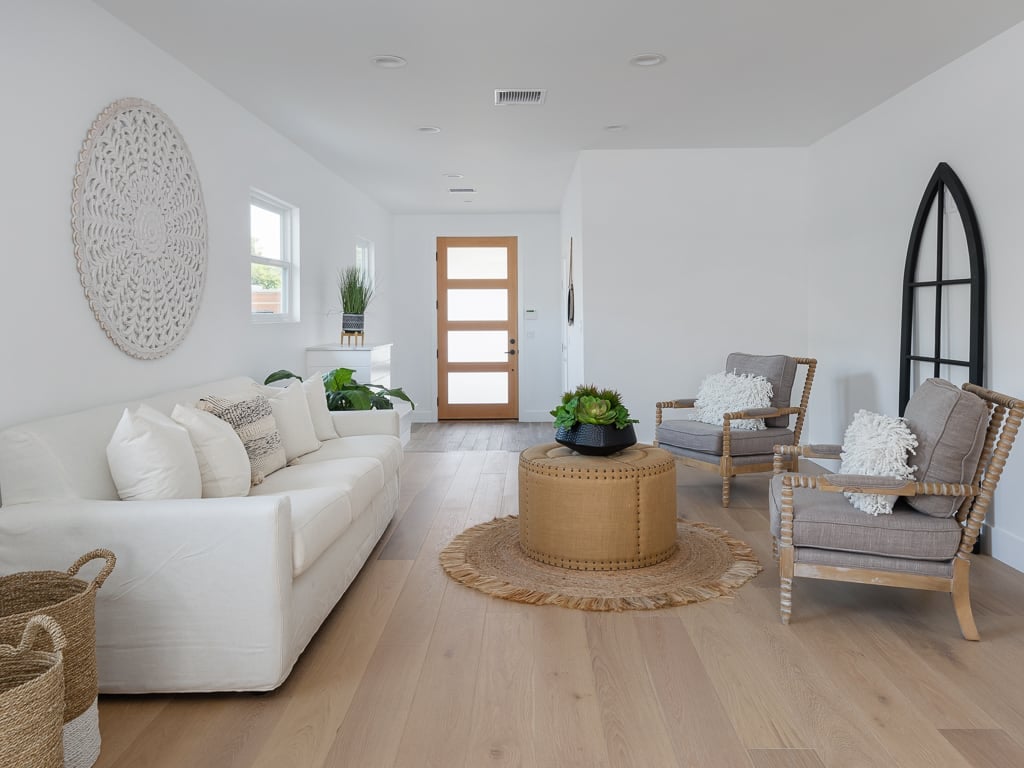 211 W Walnut Ave