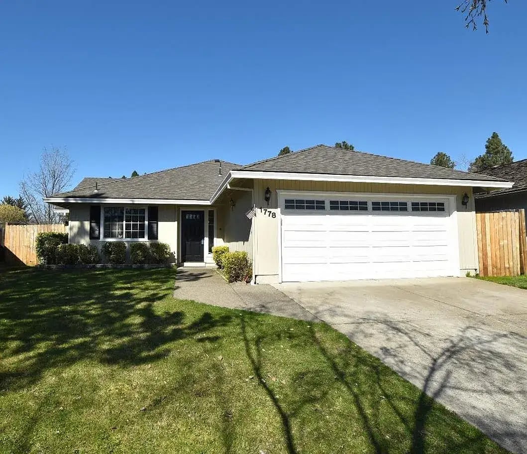 1778 Dove Ln, Medford, OR 97501