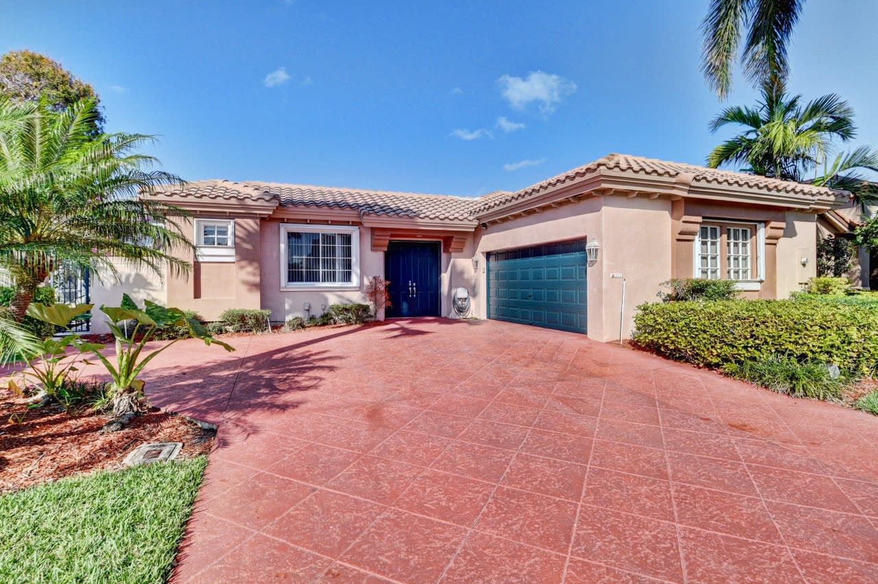 2333 NW 25th Way
