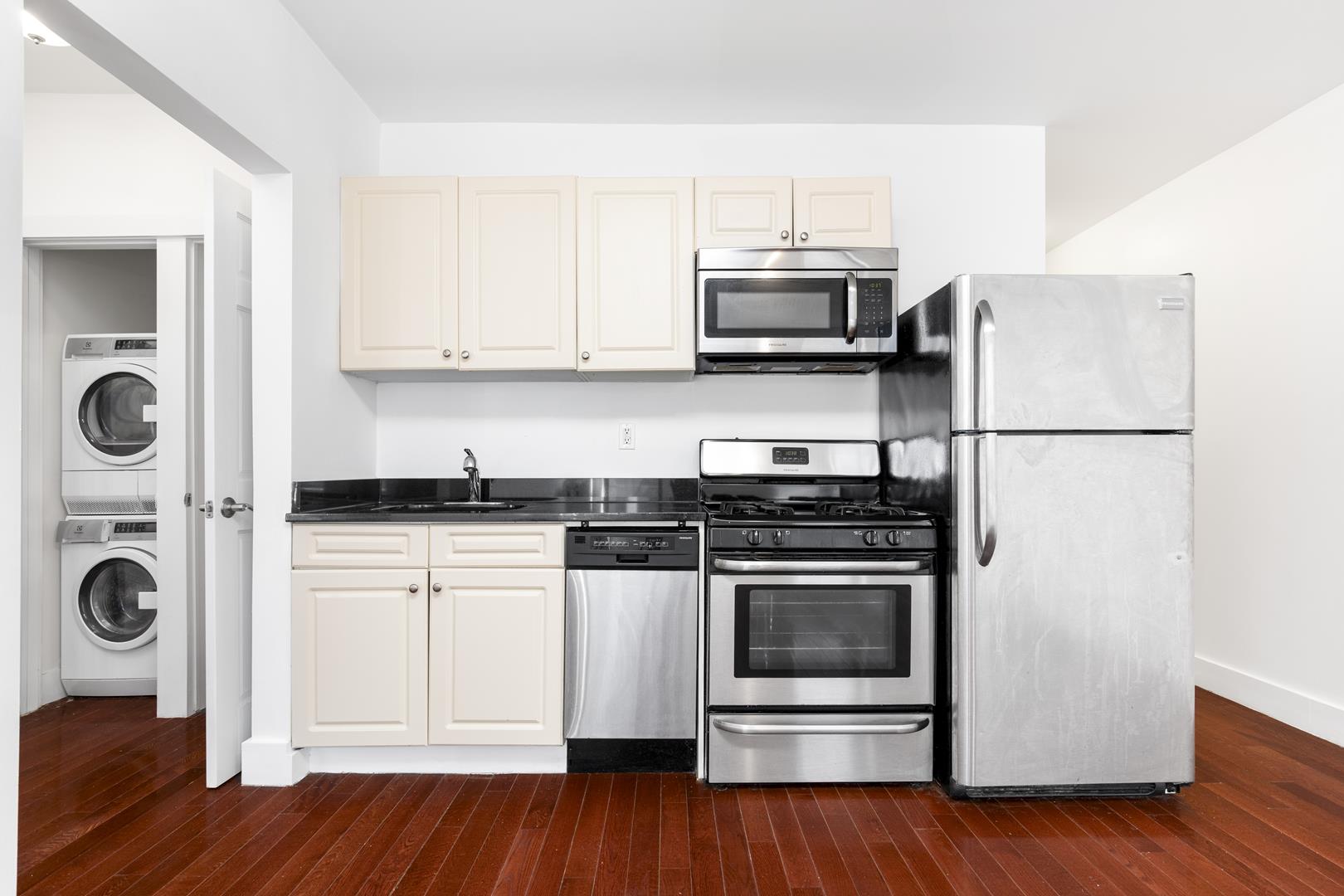 216 Macon Street, Apt 7