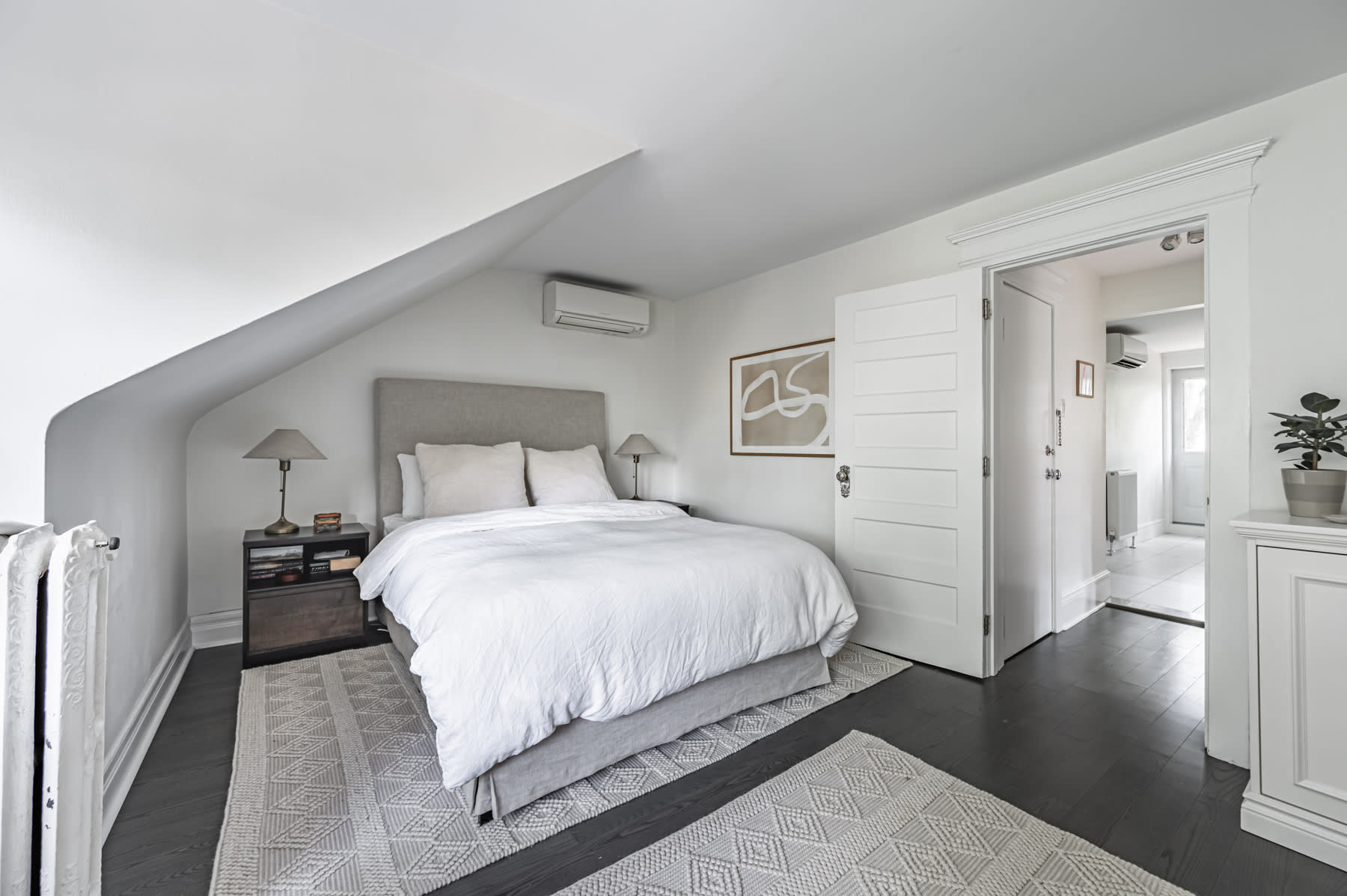 18 Castle Frank Cres