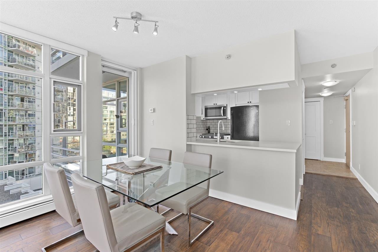 906-1199 Marinaside Crescent, Vancouver
