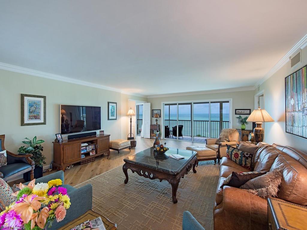 9051 Gulf Shore Dr #401