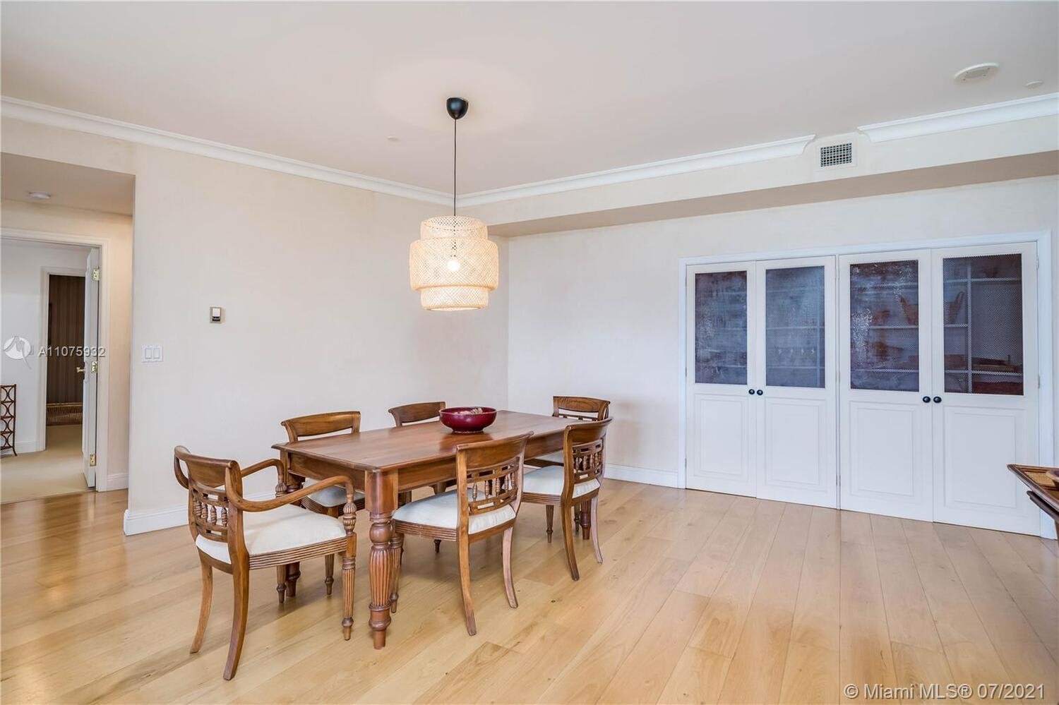 9601 Collins Ave, #505