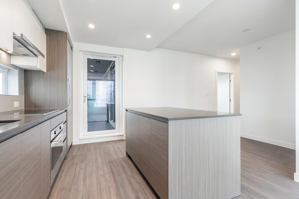 2209-13615 Fraser Hwy
