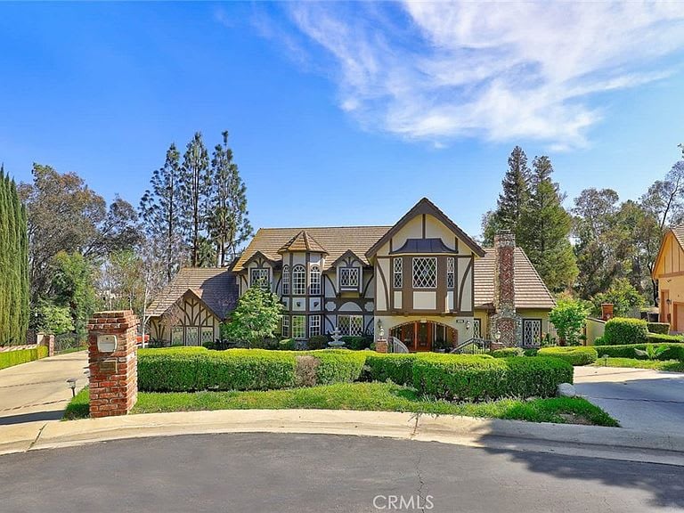 3251 Peppertree Point