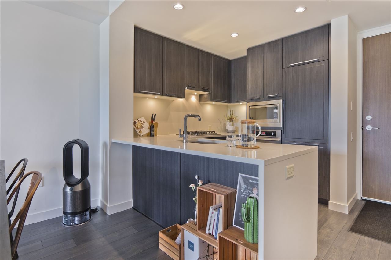 501-6633 Cambie St