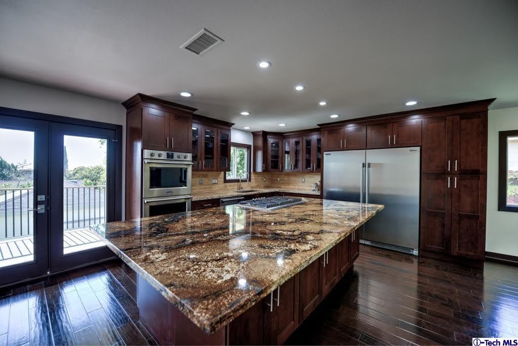 30 W Alegria Avenue