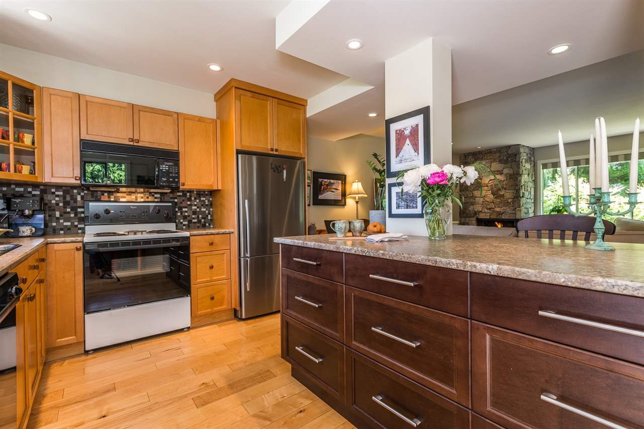 1196 Deep Cove Rd