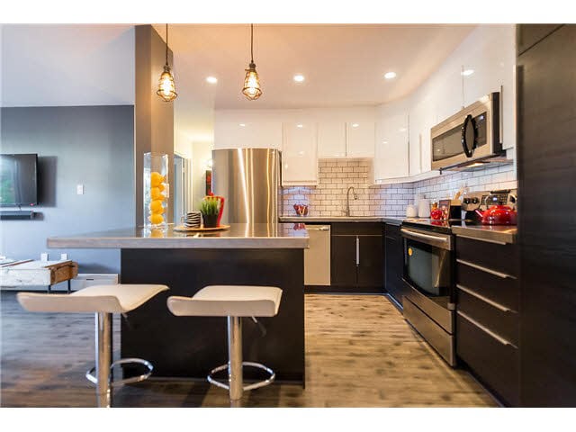 102-665 E 6th Ave