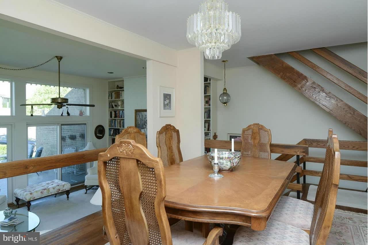 1 Horn Point Ct
