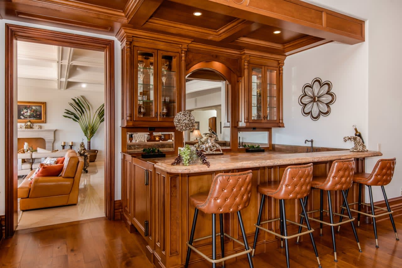 1233 Woodland Grove Ct, Calabasas Real Estate