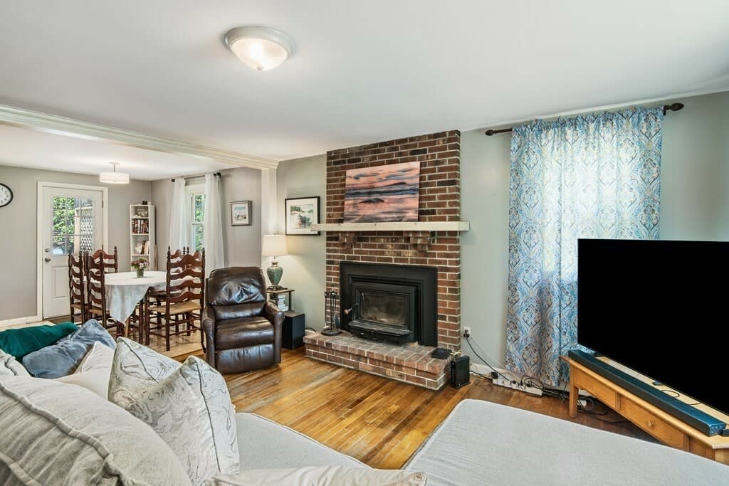 4 Newton Rd