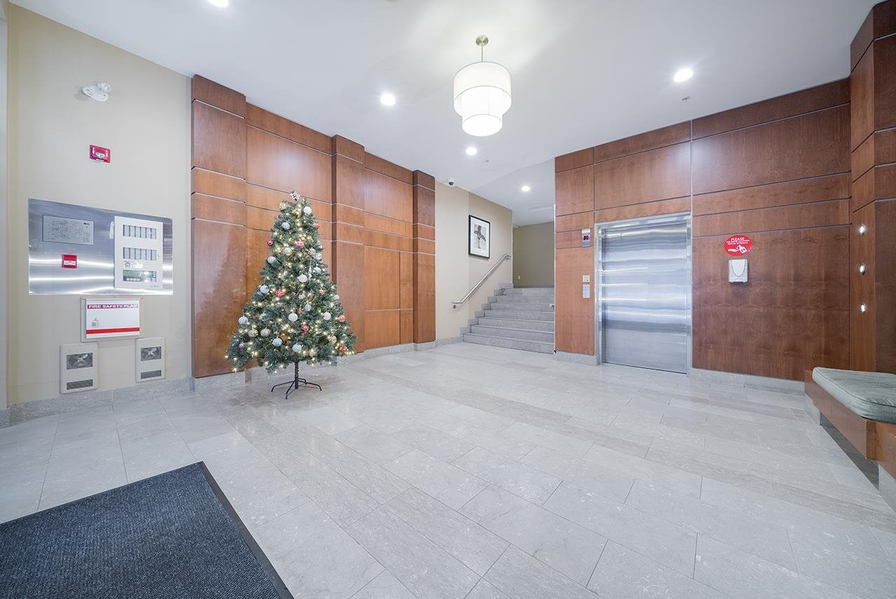 206-9288 Odlin Rd