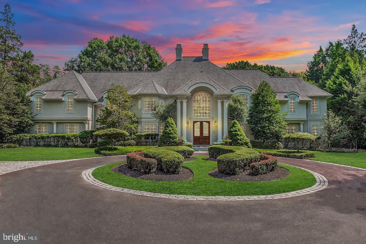 817 Muirfield Rd