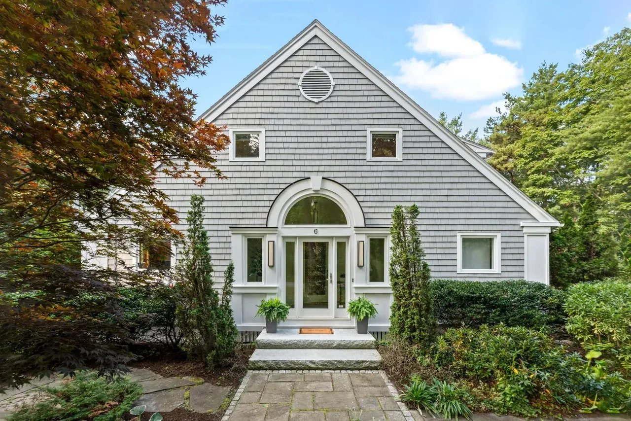 New Listing! 6 Rosewood Drive, Cape Elizabeth, ME 04107 -$1,175,000