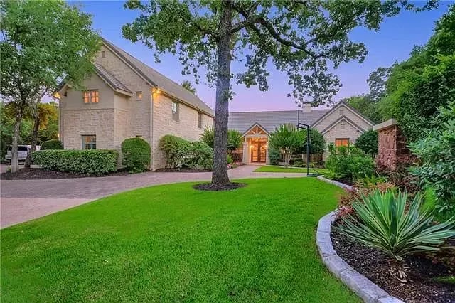 4005 Island Knoll Dr
