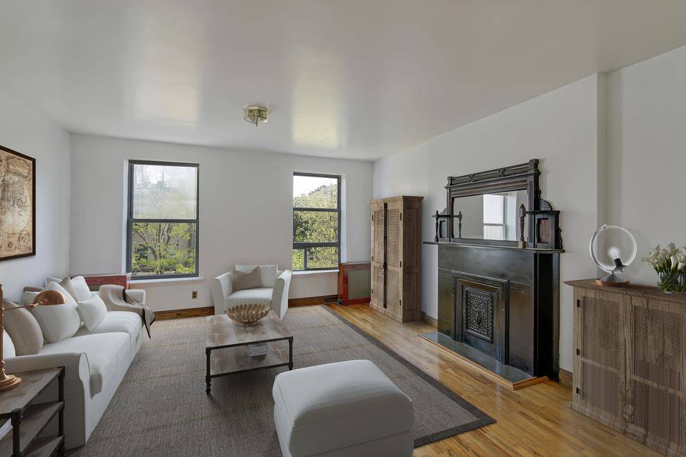 219 W 131st St