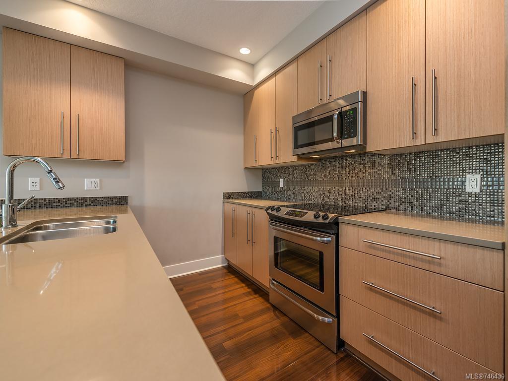 401-4529 W Saanich Rd