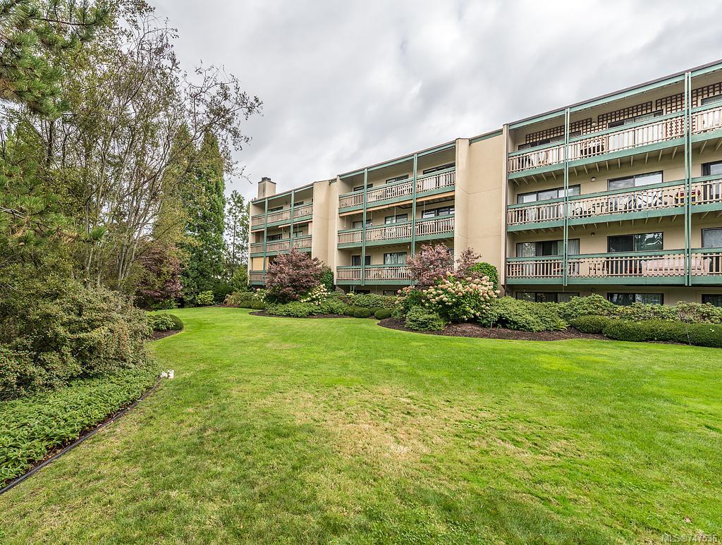 308-3277 Quadra St
