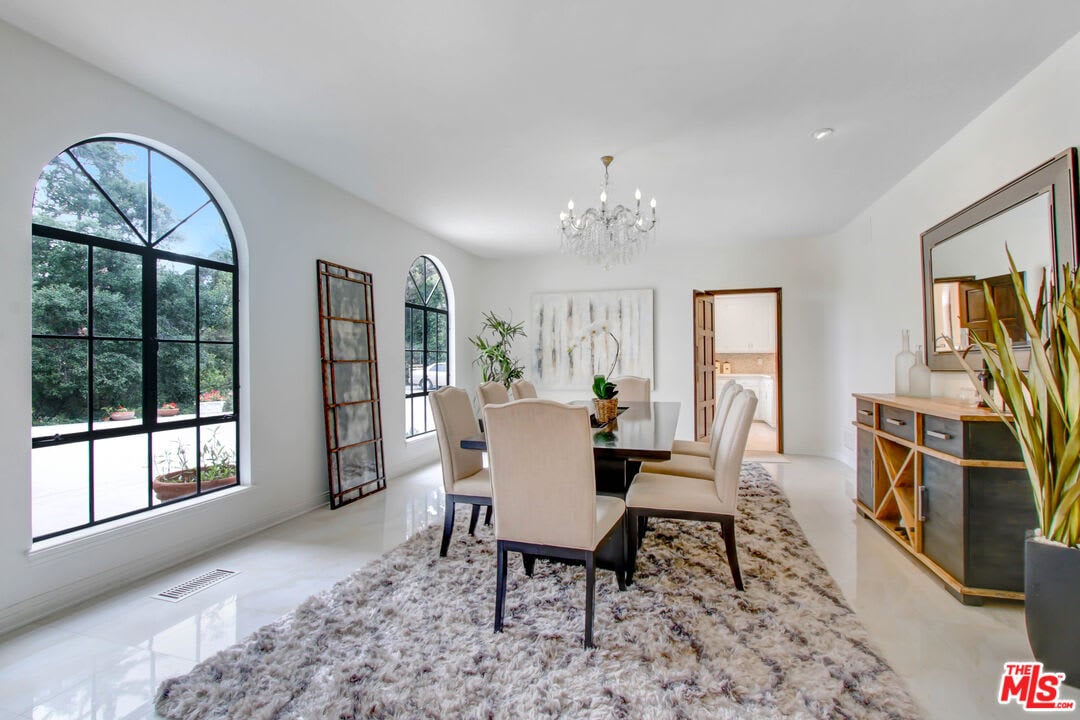 Summit Opulent