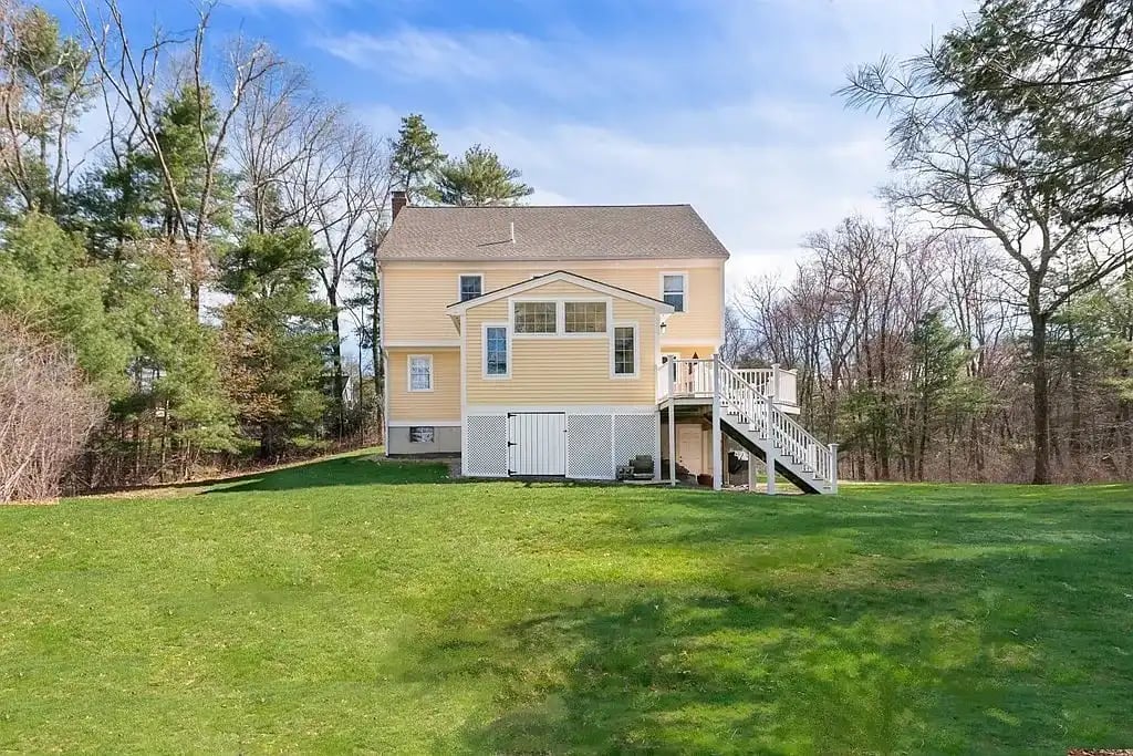 47 Longmeadow Dr