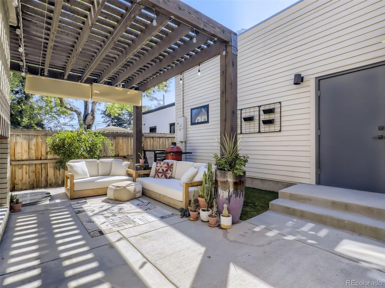 3346 W Hayward Pl