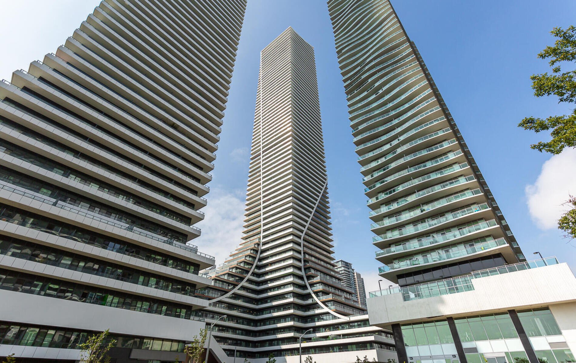 30 Shore Breeze Dr Unit: 819