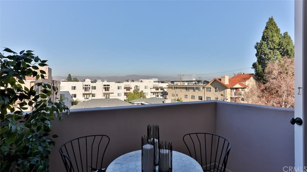 12026 Hoffman St #401