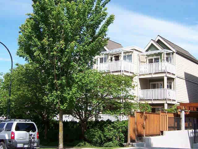 303-1623 E 2nd Ave