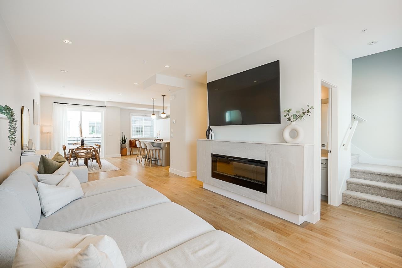 2-22128 48a Ave