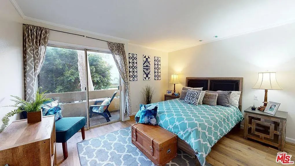 740 N Kings Rd APT 103