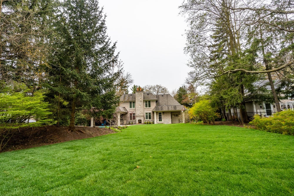 1527 Douglas Dr