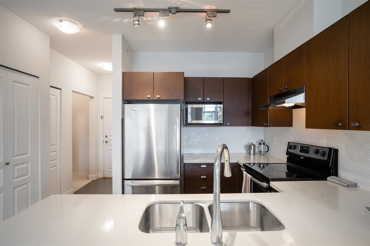 403-4550 Fraser St