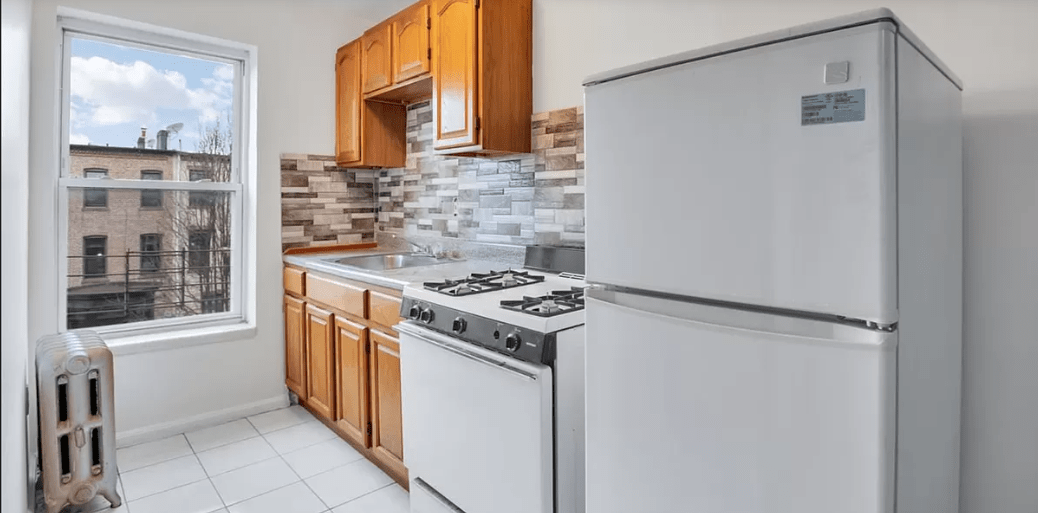 319 Hancock St Apt: 3