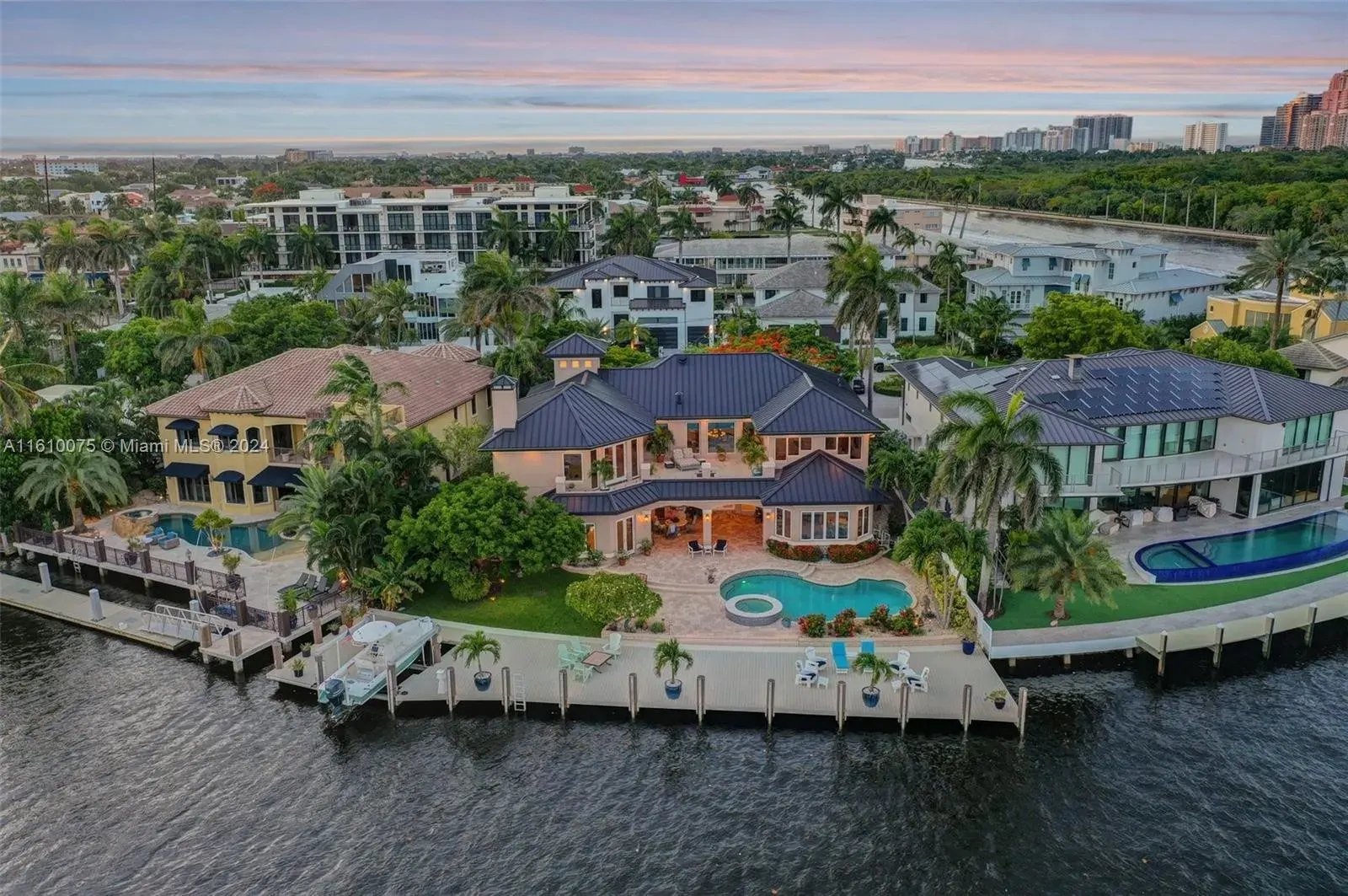 1328 Seminole Dr